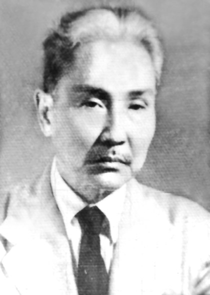 Di ảnh ông Nguyễn Văn Côn.