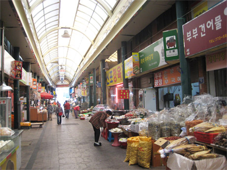 Chợ Incheon luôn sạch sẽ.