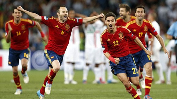 Niềm vui của các cầu thủ Tây Ban Nha lọt vào vòng chung kết