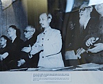 Chủ tịch Hồ Chí Minh tại Hội nghị Ban chấp hành TƯ. Người nói về vấn đề mở rộng tự phê bình và phê bình để giữ gìn sự đoàn kết trong Đảng (Hà Nội ngày 12 - 3 - 1955).