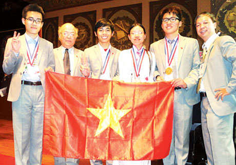 Đội tuyển học sinh Việt Nam tham dự kỳ thi Olympic Hóa học lần thứ 44 tại Hoa Kỳ đều đã giành được huy chương. Ảnh: sggp.org.vn