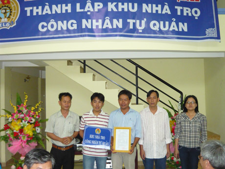 Ra mắt Tổ CNTQ ở khu nhà trọ của Công ty cổ phần Hùng Vương.