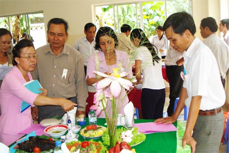 Công đoàn ngành Giáo dục huyện Châu Thành tổ chức hội thi nấu ăn nhân dịp 8-3.