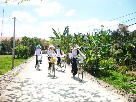 Tuyến đường liên ấp Bình Hòa A theo chuẩn nông thôn mới vừa hoàn thành từ đóng góp của người dân.
