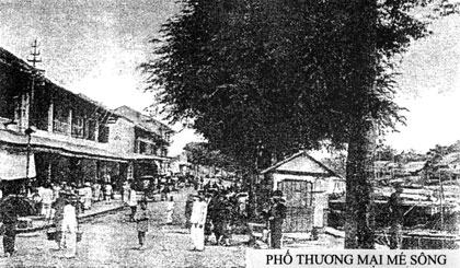 Nhà ga Mỹ Tho - Sài Gòn và Phố thương mại mé sông. Ảnh rút ra từ sách ảnh 