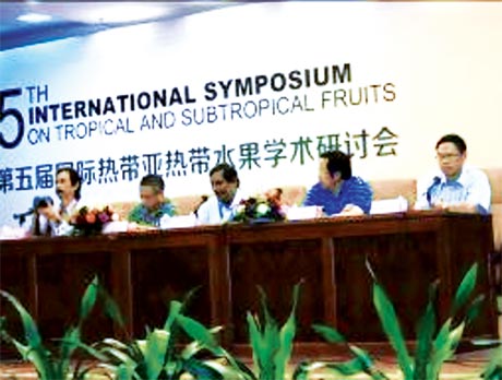 Ban Chủ tọa Hội nghị Quốc tế Cây ăn trái nhiệt đới và á nhiệt đới năm 2012.