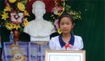 Trao giải Khuyến khích viết thư quốc tế UPU cho em Thúy Quỳnh