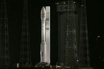  Tên lửa đẩy VEGA ngay trước giờ phóng - Ảnh: Chụp màn hình