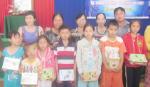 Doanh nghiệp Sơn Tuyền tặng quà cho trẻ em nghèo, gia đình chính sách