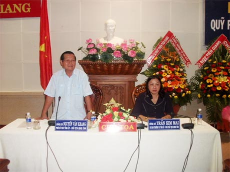 Chủ tịch UBND tỉnh Nguyễn Văn Khang phát biểu tại buổi lễ ra mắt Quỹ.