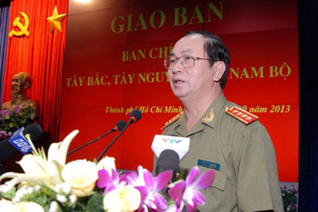 Đại tướng Trần Đại Quang, Bộ trưởng Bộ Công an, Trưởng ban Chỉ đạo Tây Nguyên phát biểu kết luận cuộc giao ban.