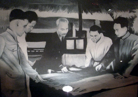 Bác Hồ và Trung ương Đảng quyết định mở chiến dịch Điện Biên Phủ - năm 1953