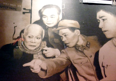 Bác Tôn và Đại tướng thăm Đơn vị phòng không bảo vệ xuất sắc thủ đô Hà Nội - năm 1973