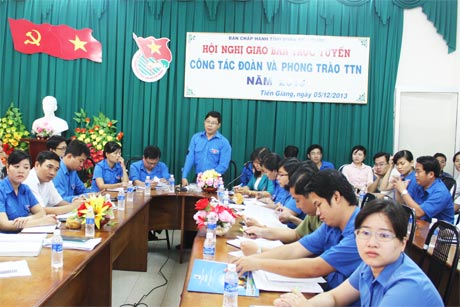 Anh Trần Thanh Nguyên, Bí thư Tỉnh đoàn phát biểu tại hội nghị.