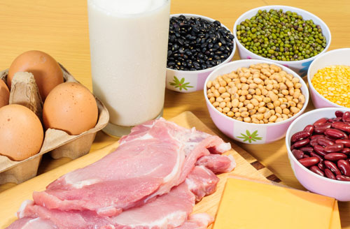 Biết cách dùng thực phẩm phù hợp sẽ có được sự khỏe mạnh dài lâu - Ảnh: Shutterstock