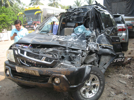 Vụ tai nạn giao thông nghiêm trọng trên đường dẫn vào đường cao tốc TP. Hồ Chí Minh - Trung Lương khiến 2 người chết.