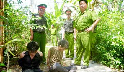 2 tên Hoàng Minh Thiện (trái) và Thái Duy Tân đã bị bắt. 