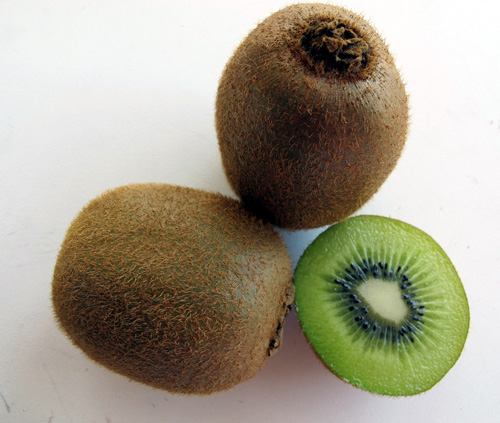 Kiwi chứa nhiều vitamin E 