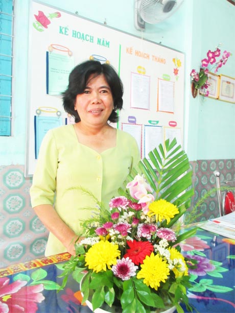 Cô Thái Thị Nhụy, Hiệu trưởng Trường Mẫu Giáo xã Đăng Hưng Phước.