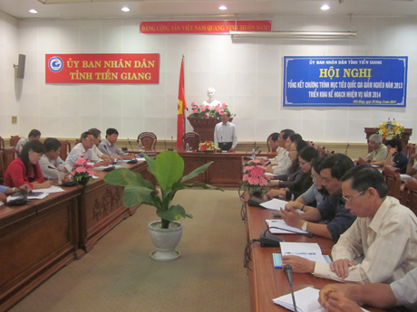Ông Trần Thanh Đức, Phó chủ tịch UBND tỉnh, trưởng Ban chỉ đạo chương trình mục tiêu quốc gia giảm nghèo phát biểu tại hội nghị.