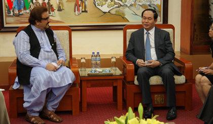 Bộ trưởng Trần Đại Quang (phải) và Đại sứ đặc mệnh toàn quyền Pakistan tại Việt Nam