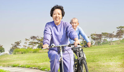 Hoạt động thể chất thường xuyên giúp bảo vệ sức khỏe - Ảnh: Shutterstock