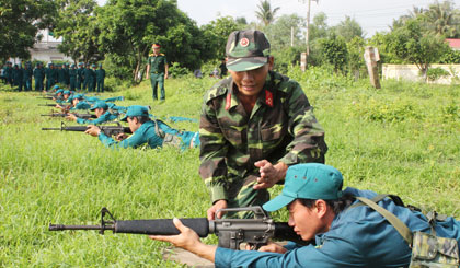 Bộ CHQS tỉnh tổ chức huấn luyện dân quân biển.