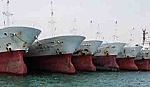 Doanh nghiệp mua 100 tàu cá, 2 trực thăng cùng ngư dân bám biển
