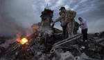 Hình ảnh đống đổ nát của chiếc máy bay Malaysia rơi ở Ukraine