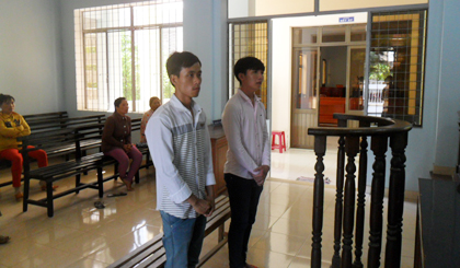 Phùng Huỳnh Thiên với mức án 2 năm 6 tháng tù.