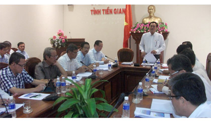 Ông Lê Văn Nghĩa, Phó Chủ tịch UBND tỉnh phát biểu tại buổi làm việc.