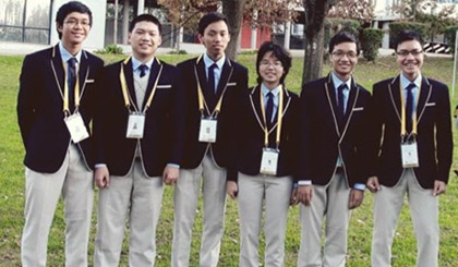  Đoàn học sinh Việt Nam tham dự IMO 2014 tại Nam Phi.