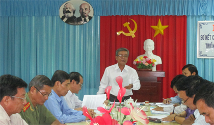  Ông Trần Long Thôn, Trưởng ban Dân vận Tỉnh ủy kết luận hội nghị.