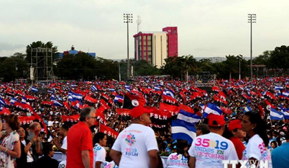 Đông đảo nhân dân Nicaragua tham dự lễ kỷ niệm ngày cách mạng Sandino thành công. 