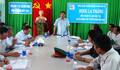 Bộ trưởng Bộ GTVT Đinh La Thăng phát biểu tại buổi làm việc.