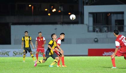 U19 Việt Nam chơi lấn lướt U21 Malaysia nhưng không thể ghi bàn. Ảnh: Nhung Trần 