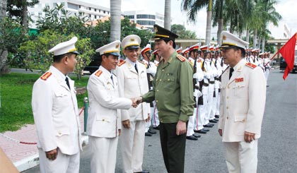 Đại tướng Trần Đại Quang thăm hỏi cán bộ CATG.