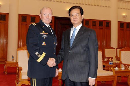 Thủ tướng Nguyễn Tấn Dũng tiếp Đại tướng Martin Dempsey, Chủ tịch Hội đồng Tham mưu trưởng Liên quân Hoa Kỳ.