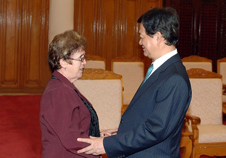 Thủ tướng Nguyễn Tấn Dũng mong muốn Việt Nam và Cuba tiếp tục thúc đẩy mạnh mẽ hơn quan hệ hợp tác trên các lĩnh vực. Ảnh: VGP/Nhật Bắc