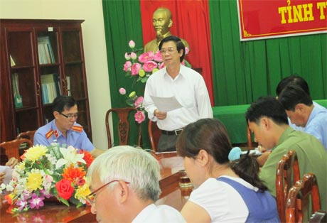 Ông Nguyễn Văn Danh, Trưởng Đoàn đại biểu Quốc hội đơn vị tỉnh Tiền Giang phát biểu tại buổi họp.