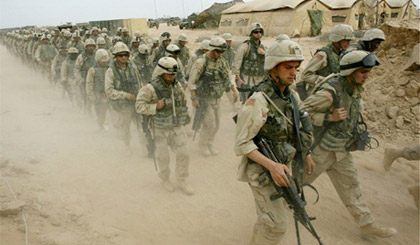 Quân đội Mỹ ở Iraq tháng 4-2004. Ảnh: AP