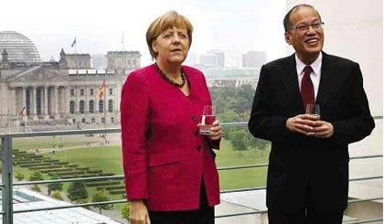 Thủ tướng Đức Angela Merkel tiếp Tổng thống Philippins Aquino. Ảnh: Inquirer