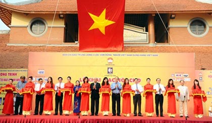 Lễ khai mạc Hội chợ “Tự hào hàng Việt Nam chất lượng cao và sản phẩm truyền thống’’ năm 2014 - Ảnh: VGP/Từ Lương