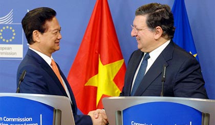 Thủ tướng Nguyễn Tấn Dũng và Chủ tịch Ủy ban Châu Âu Joses Manual Barroso - Ảnh: VGP/Nhật Bắc