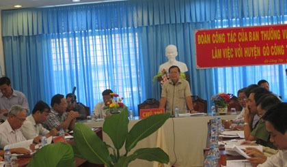 Nguyễn Văn Khang Phó Bí thư Tỉnh ủy- Chủ tịch UBND tỉnh phát biểu tại buổi làm việc.