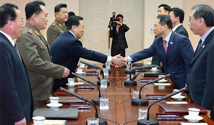 Quang cảnh cuộc đối thoại cấp cao giữa Triều Tiên và Hàn Quốc tại làng đình chiến Panmunjom hồi tháng 2-2014. Ảnh: Yonhap/TTXVN