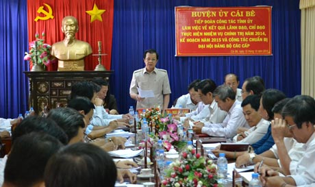 Phó Bí thư Tỉnh ủy Lê Hồng Quang phát biểu tại buổi làm việc. Ảnh: Phùng Long