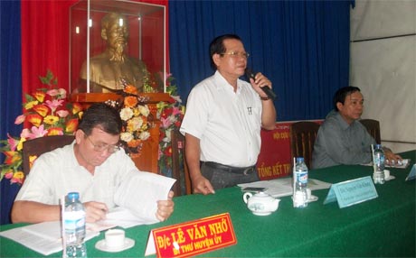 Ông Nguyễn Văn Khang, Phó Bí thư Tỉnh ủy, Chủ tịch UBND tỉnh phát biểu tại buổi làm việc.