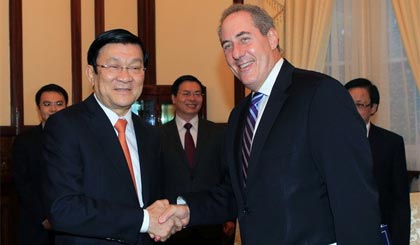 Chủ tịch nước Trương Tấn Sang tiếp Đại diện Thương mại Hoa Kỳ Michael Froman. Ảnh: Nguyễn Khang/TTXVN