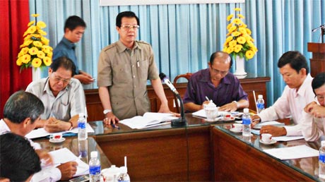 Phó Bí thư Tỉnh ủy Lê Hồng Quang phát biểu kết luận buổi làm việc.
